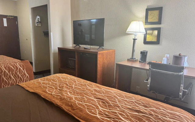 Quality Inn & Suites Memphis