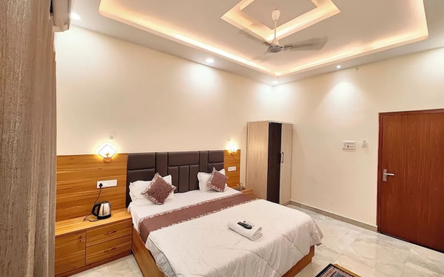 Hotel V Palace Ayodhya