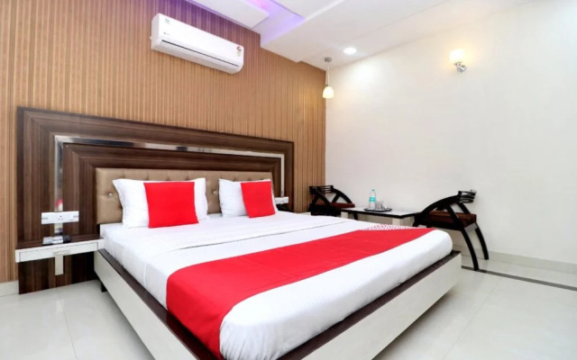 Hotel C M Plaza By OYO Rooms