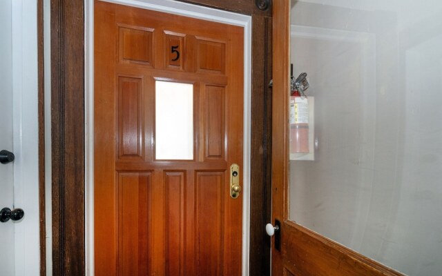 Ajax Loft 1 Bedroom Apts by RedAwning