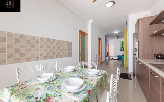 Beautiful designed seaside APT in Sliema Hotspot by 360 Estates