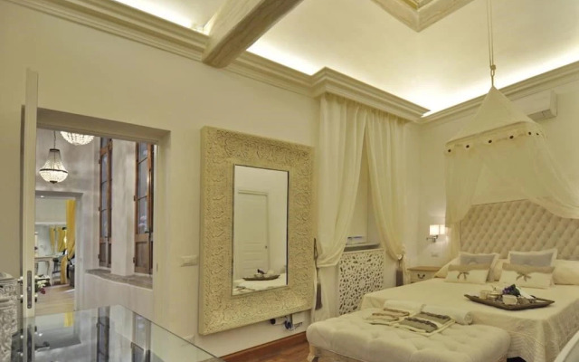 Luxury Navona Apartments by Flatinrome