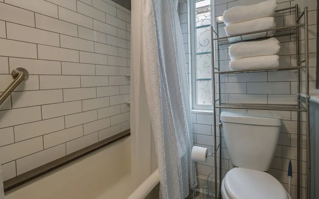 Wilmington Vacation Rental, Walk to Downtown!