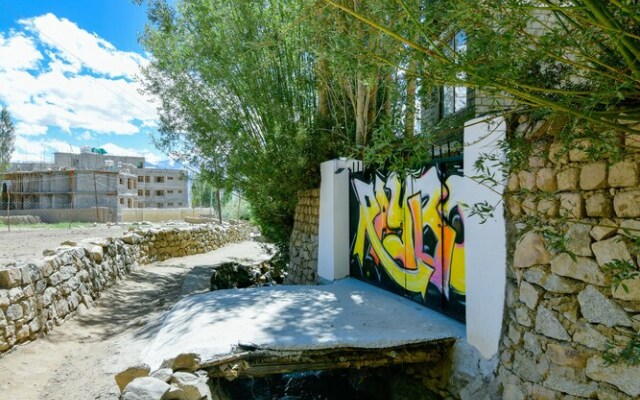 Raybo Hostel & Rooms