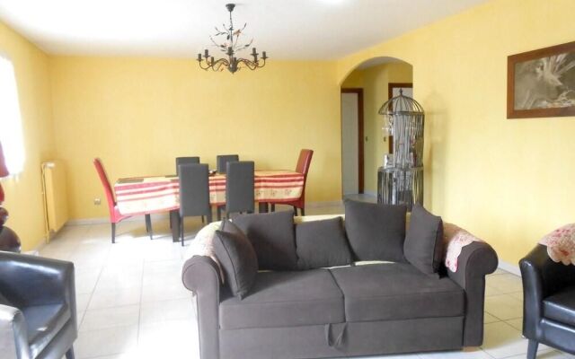 House with 8 Bedrooms in Villeurbanne, with Wifi