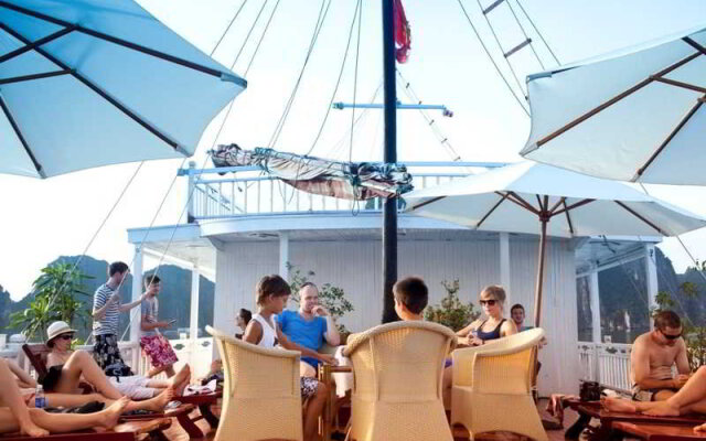 Halong Aurora Cruises