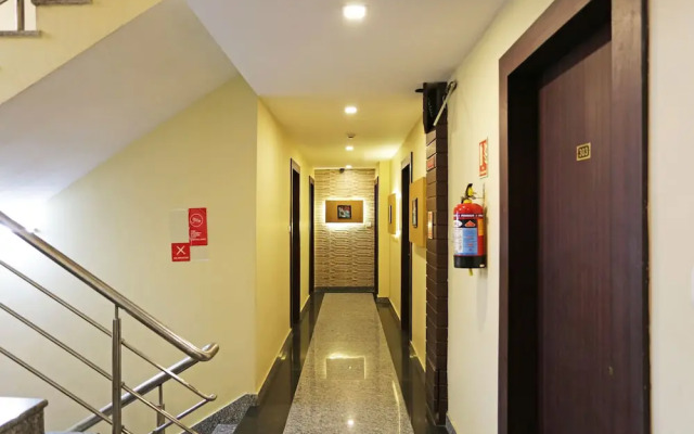 OYO 9818 Hotel Diamond Plaza