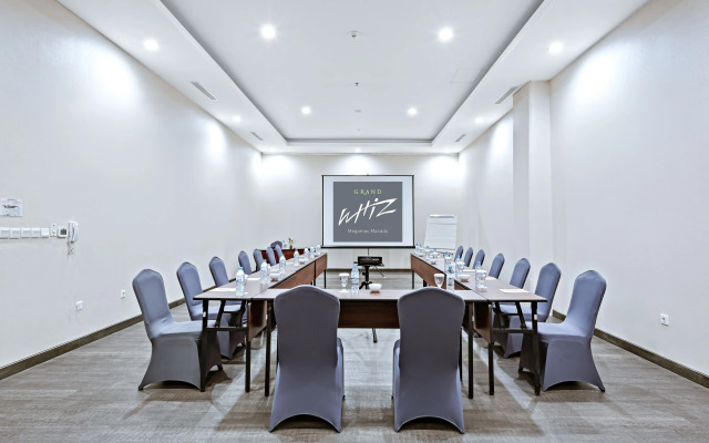 Grand Whiz Megamas Manado
