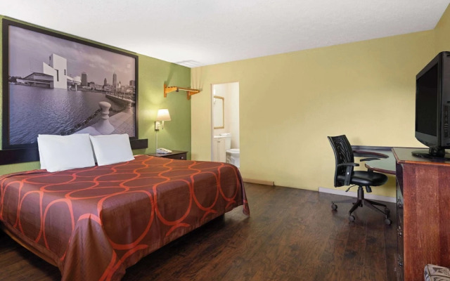 Super 8 by Wyndham Youngstown/Girard