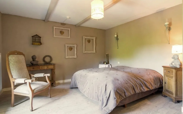 Quaint Holiday Home in Bievre in the Forest