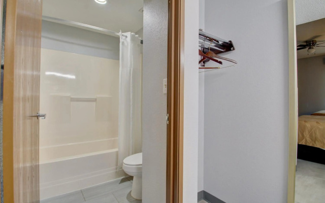 Quality Inn & Suites CVG Airport