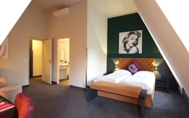 Villa Carlton - Adults Only