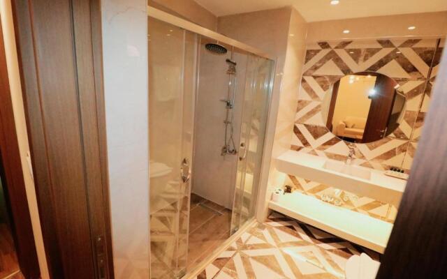 Grand Luxury