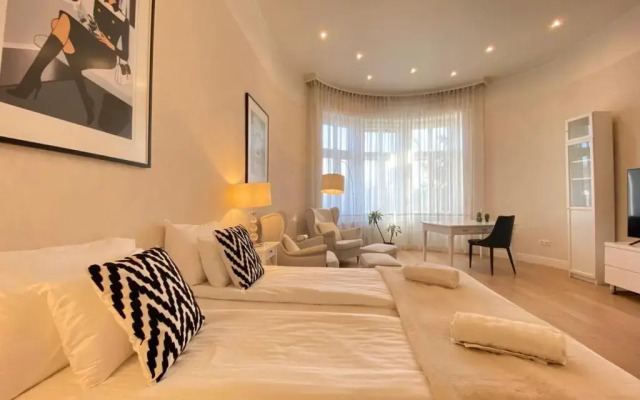 Romantic riverview bestern