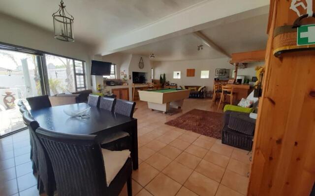 Au Plais De Langebaan at Palm Tree Villa
