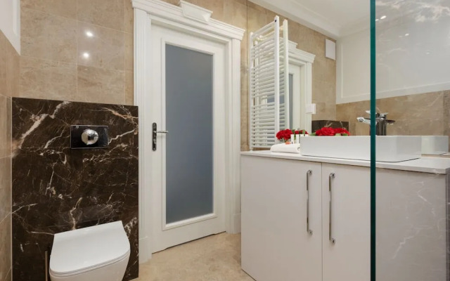 Czerniakowska 131 by Renteres Prestige