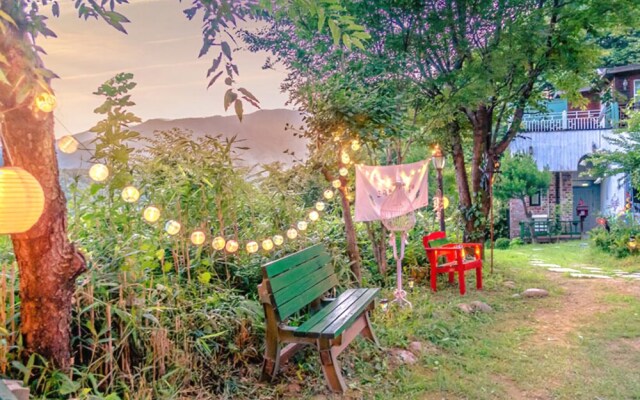 Yangyang Santa Hill Pension