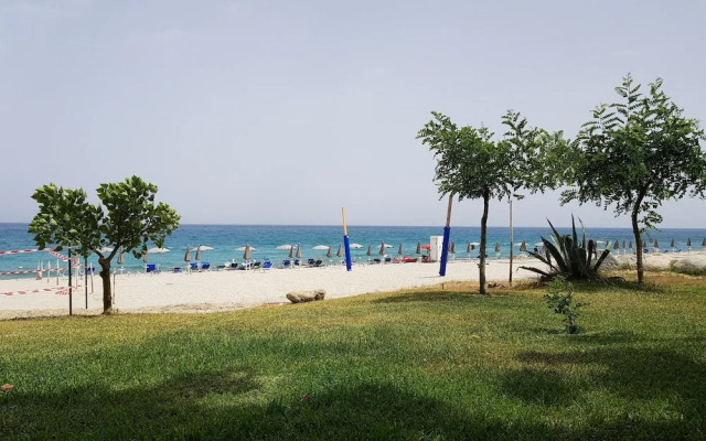 Romantic Beachfront Getaway