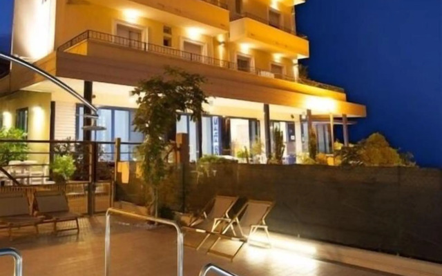 Hotel Thea