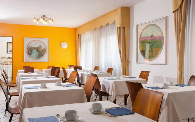 Hotel Diana