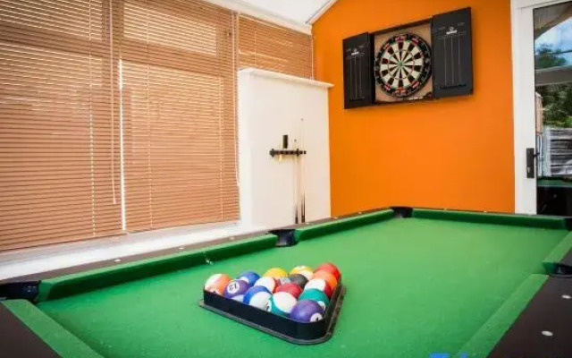 Comfy 3-Bed City Home • Parking • Near Deansgate