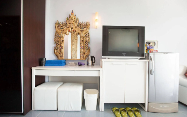 Chalong Beach Hotel Phuket