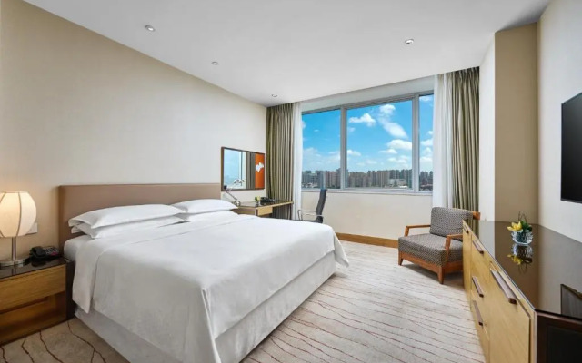 Four Points by Sheraton Shanghai, Daning