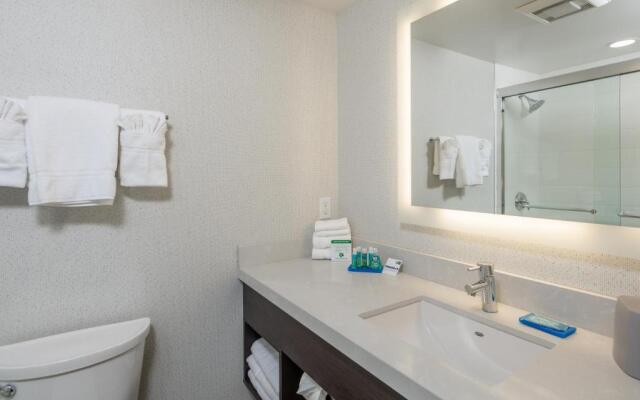 Holiday Inn Express Sunnyvale - Silicon Valley, an IHG Hotel