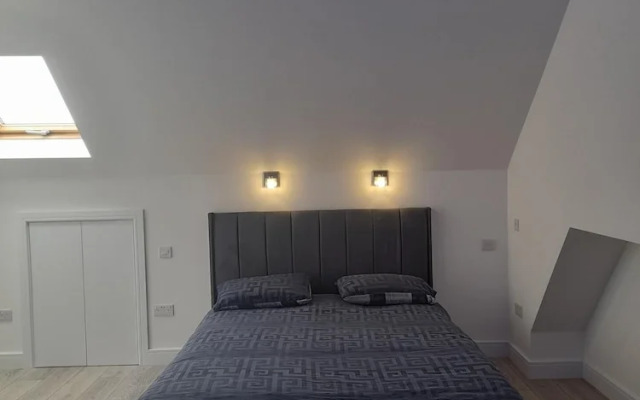 Remarkable 3-bed Apartment in London