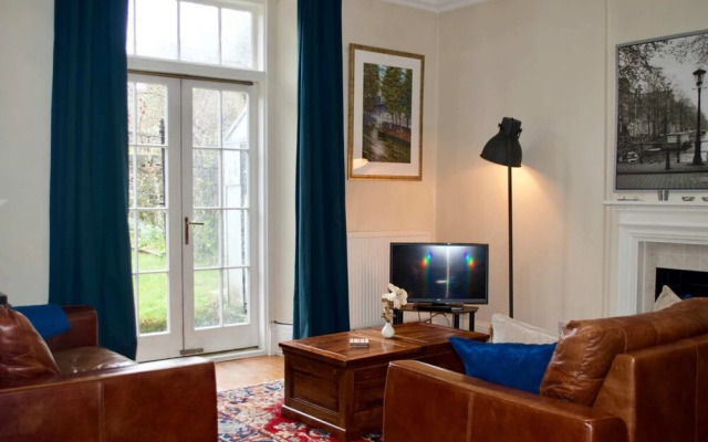 3 Bedroom Home With Garden Near Edinburgh New Town
