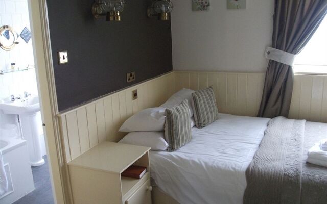 The New Staincliffe Hotel