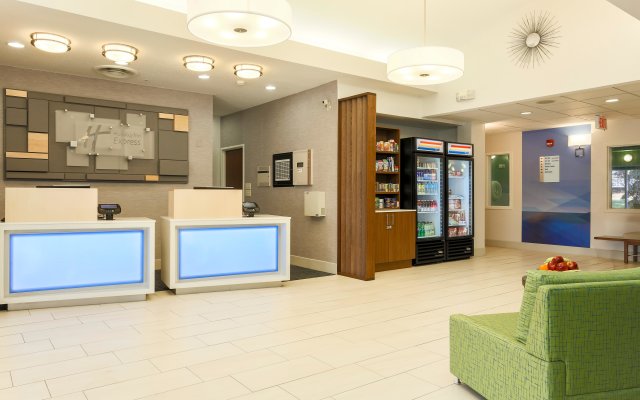 Holiday Inn Express Rochester NE- Irondequoit, an IHG Hotel