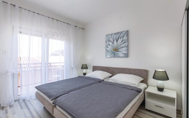 Nice Home in Povile With Wifi and 4 Bedrooms