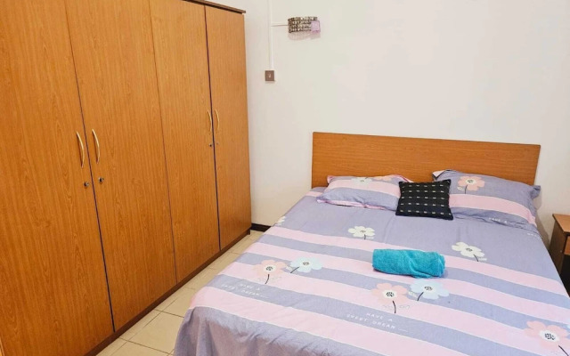 Captivating 3-bed Apartment in Flic en Flac