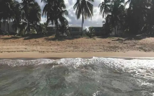 3 Bedroom Apt. close to main beaches/ attractions