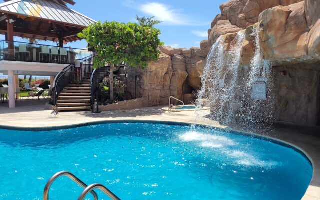 Alexander 1001 3 Bedroom Apts by RedAwning