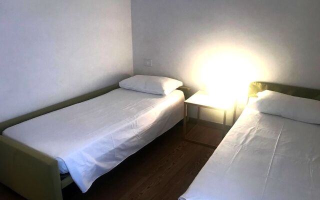 Modern Apartment with Terrace