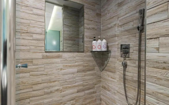 Lovely 3-BHK holiday home with free parking