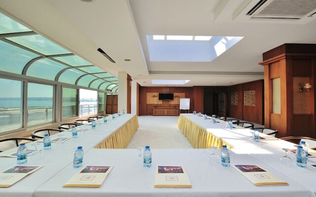 Pelikan Otel