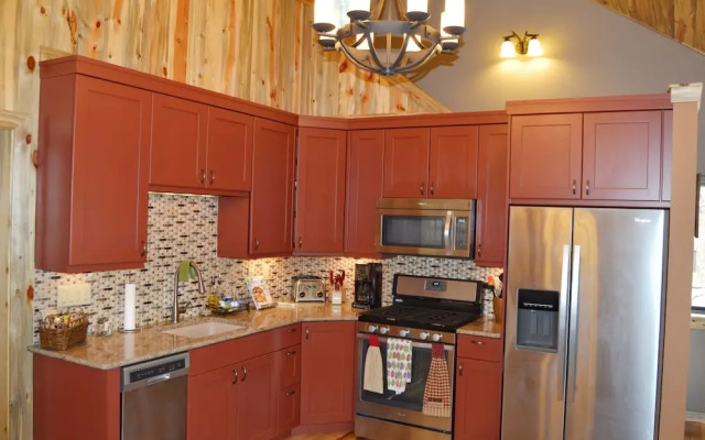 Inn on Fall River & Fall River Cabins