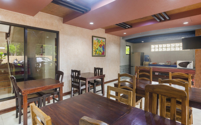 OYO 426 Coco Grove Tourist Inn