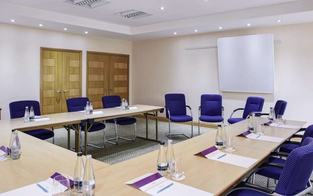 Warwickshire Park Hotel Kenilworth by Belvilla