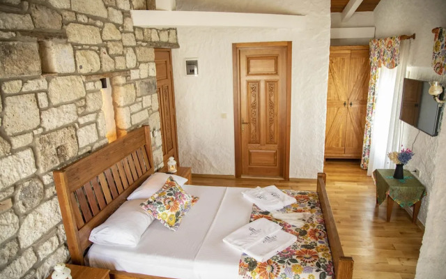 Stone Garden Tas Hotel