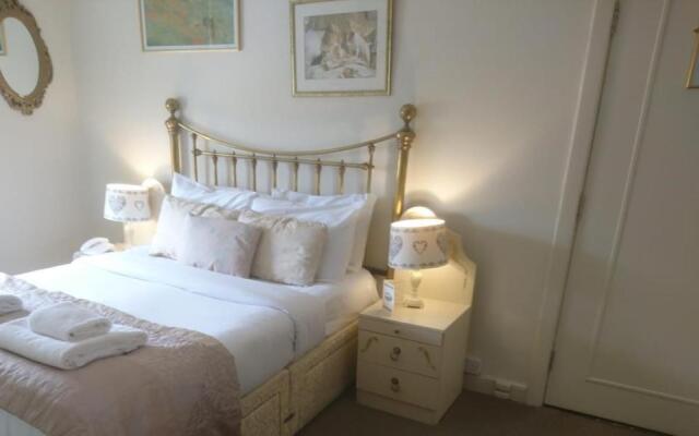 Rowley Manor Hotel