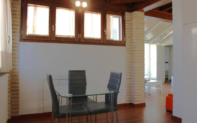Laurel Suites