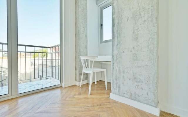 w Splendid 2BR With Terrace in Plaza Herrera