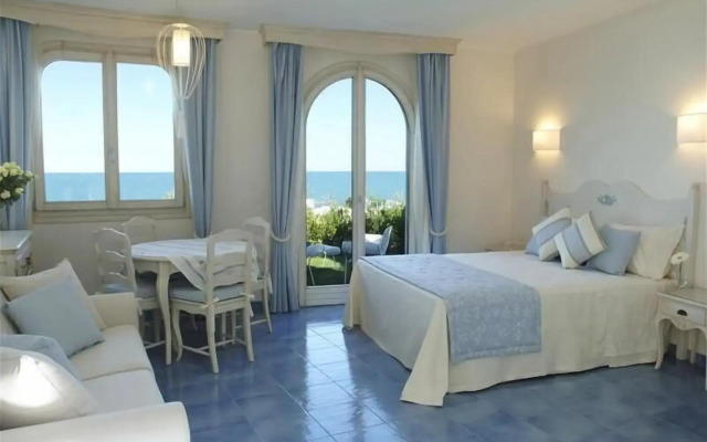 Baia Delphis Resort