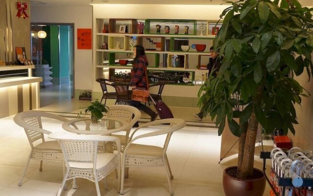 Motel 168 Shanghai Nanhui Huinan Town Tesco Branch