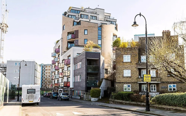 Bright Camden Retreat With Balcony
