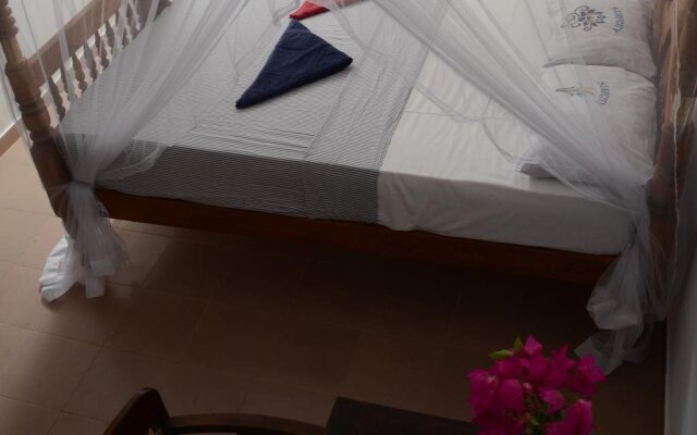 SURF UNA Beach Hotel